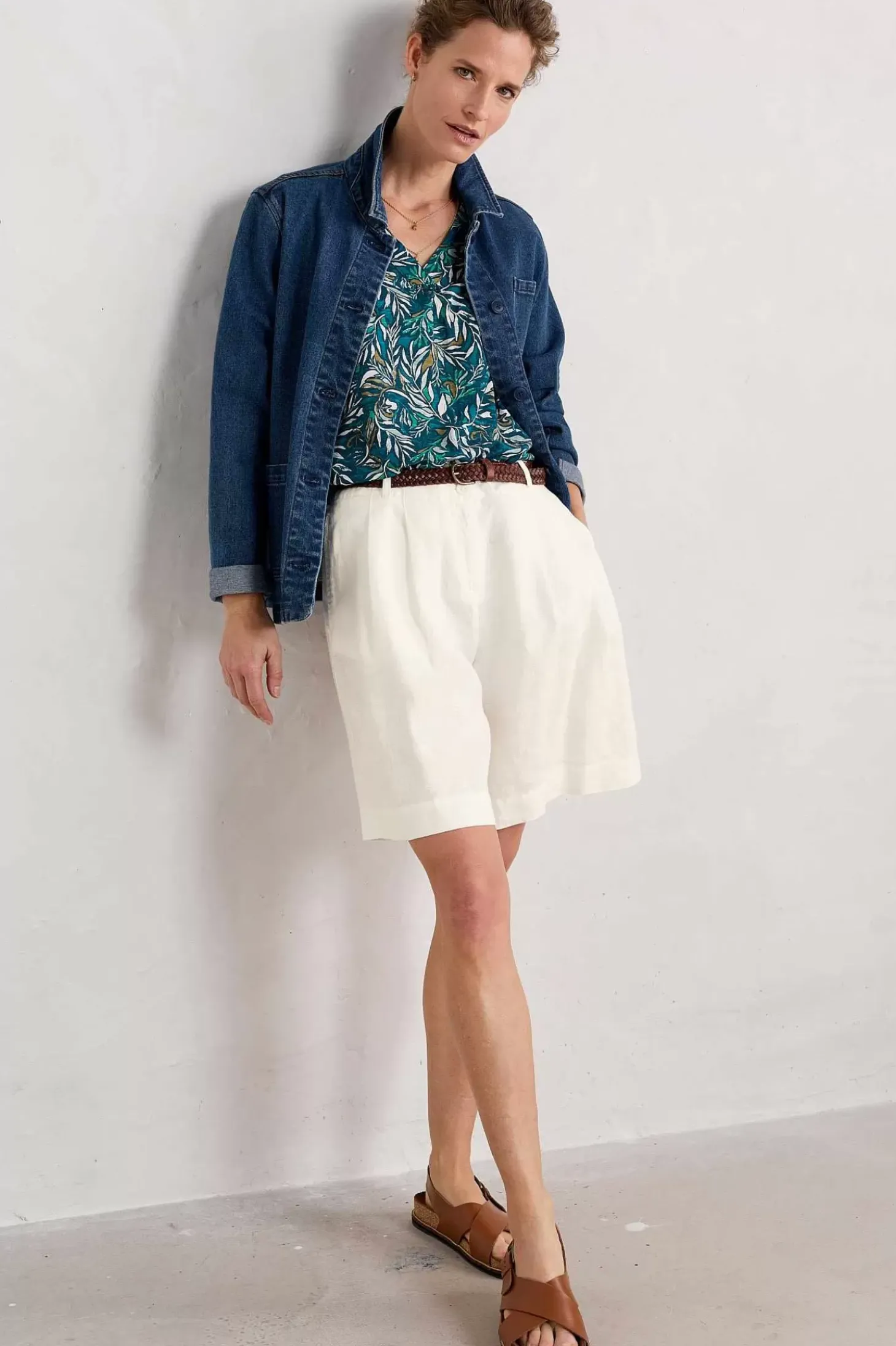 Achilla V-Neck Vest