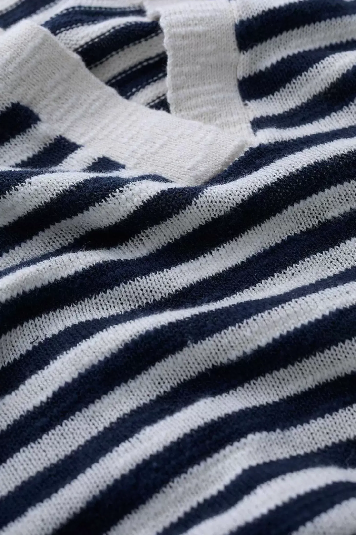 Gwynver Lightweight V-Neck Collared Jumper