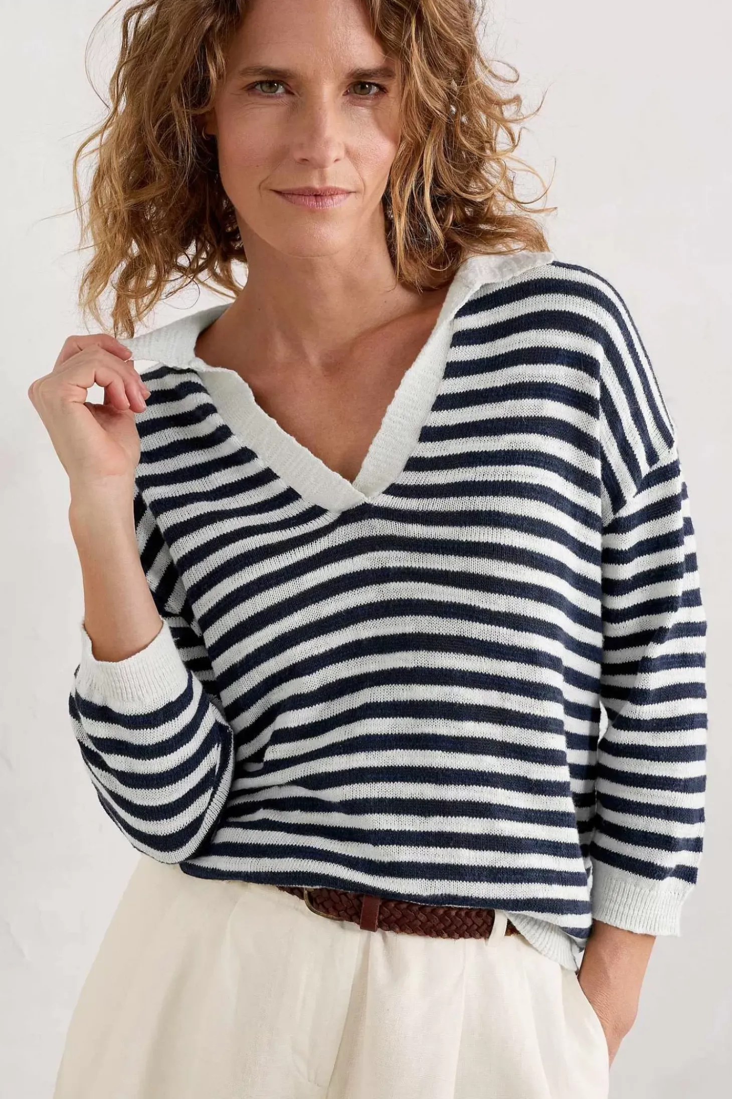 Gwynver Lightweight V-Neck Collared Jumper