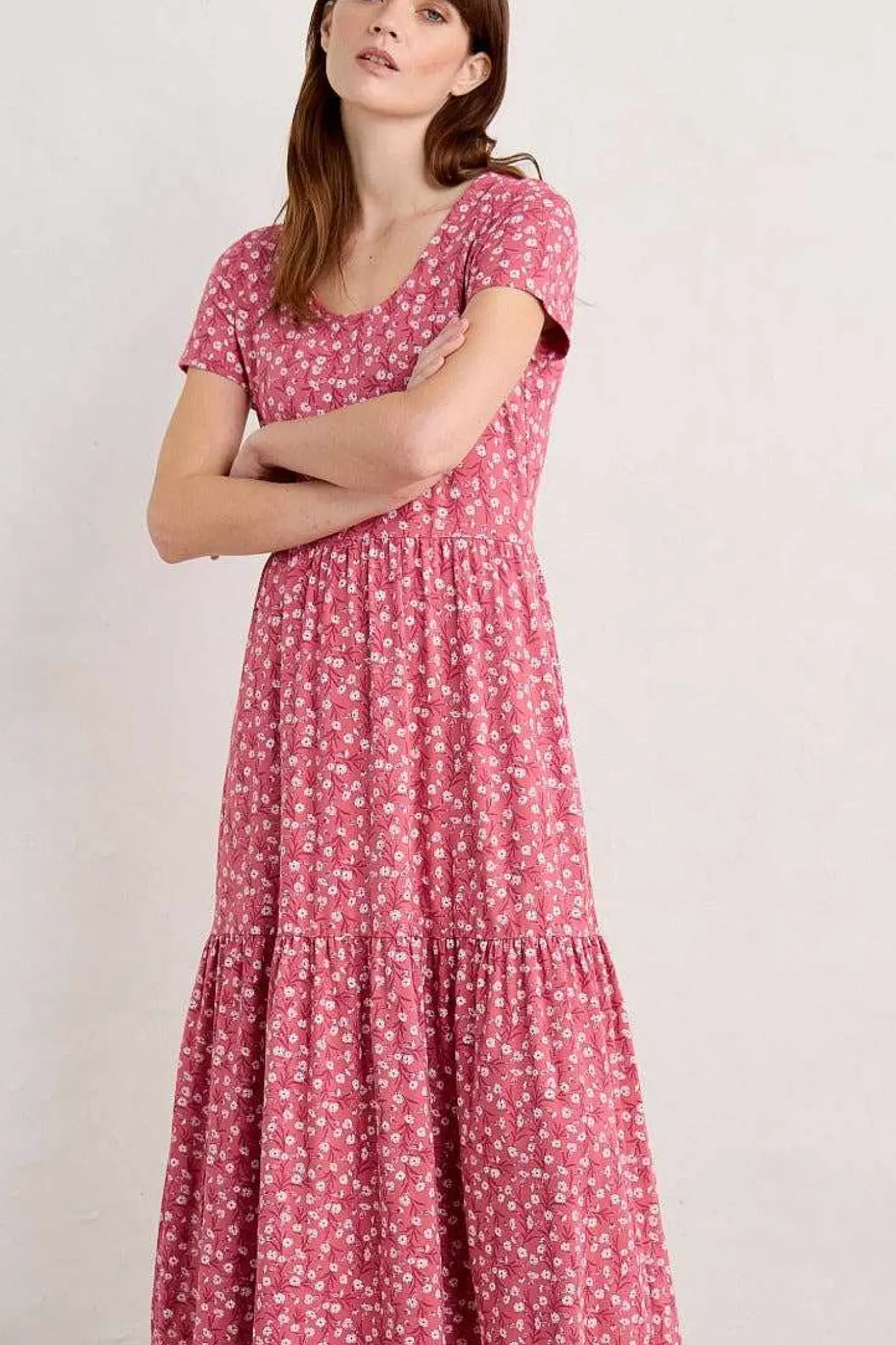 Tor View Short Sleeve Tiered Jersey Dress